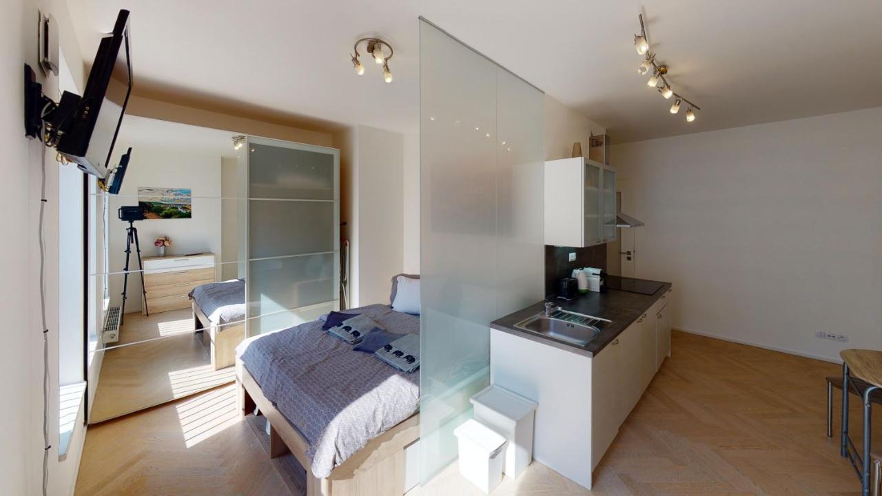 Onsite Free Garage Parking, 10Min Centre By Bus Apartment Praha Bagian luar foto