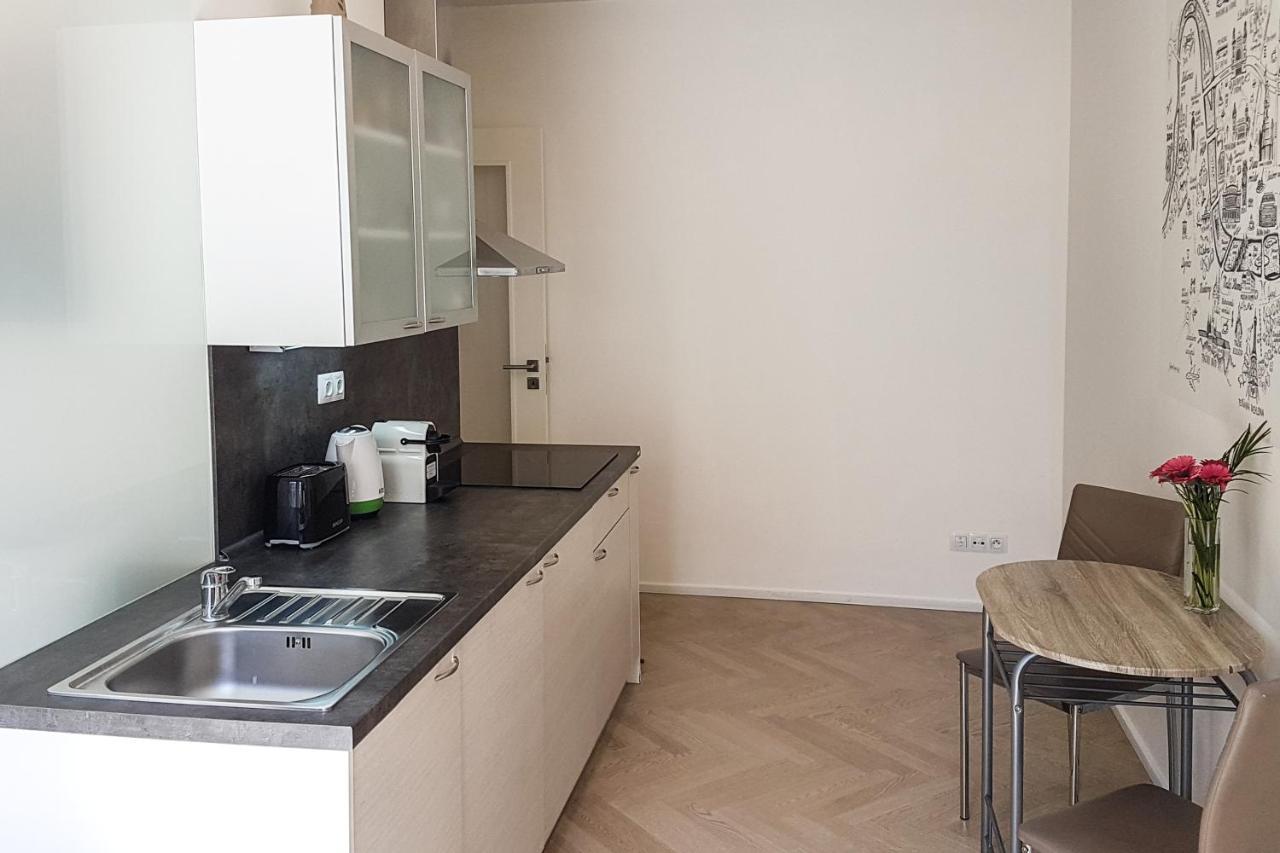 Onsite Free Garage Parking, 10Min Centre By Bus Apartment Praha Bagian luar foto