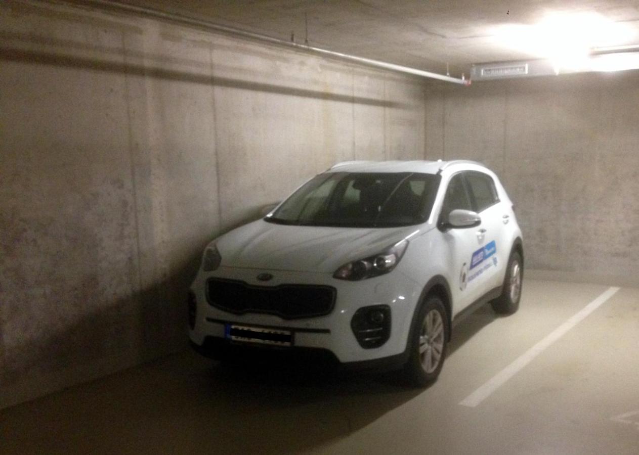 Onsite Free Garage Parking, 10Min Centre By Bus Apartment Praha Bagian luar foto
